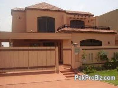 DHA 10 Marla Old house in phase II Pacing park 125 lac