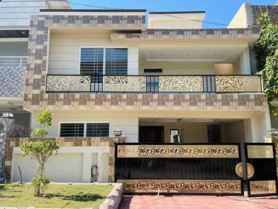 7 Marla Tripple Story House for Sale